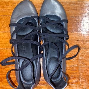 Kenneth Cole grey flats